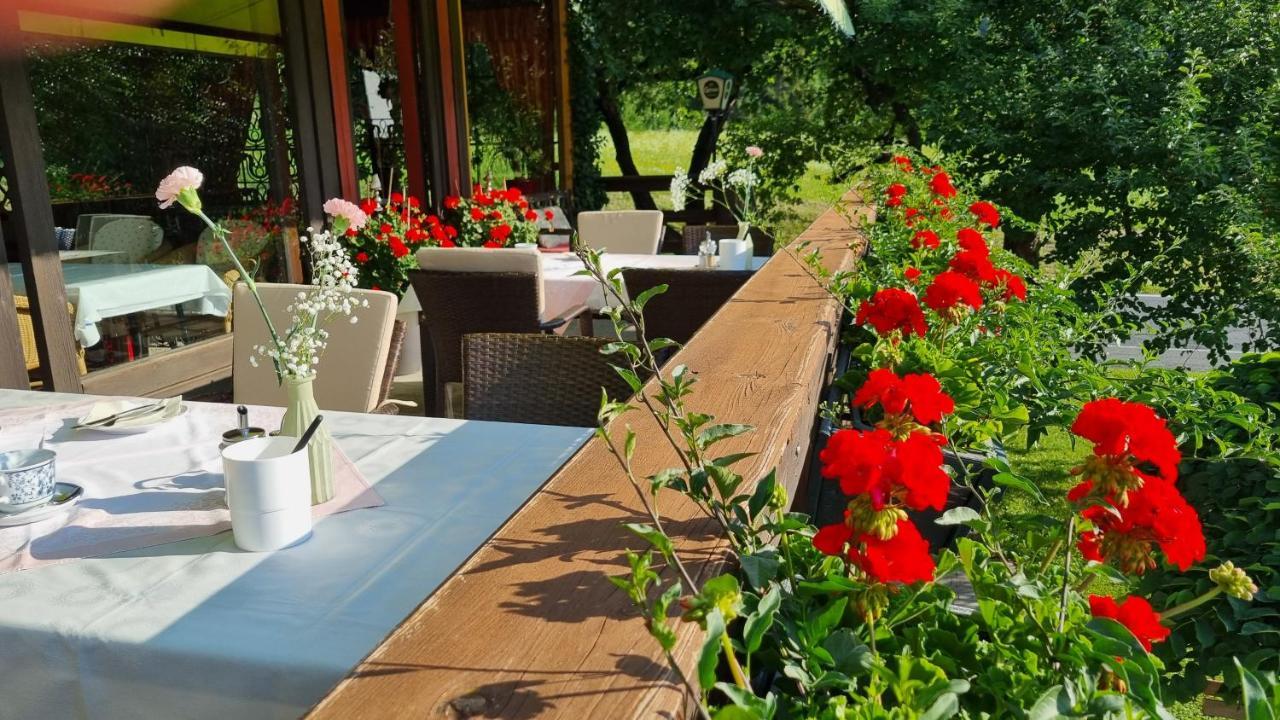 Kraners Alpenhof Bio Bed And Breakfast Pension Weissensee Exterior foto