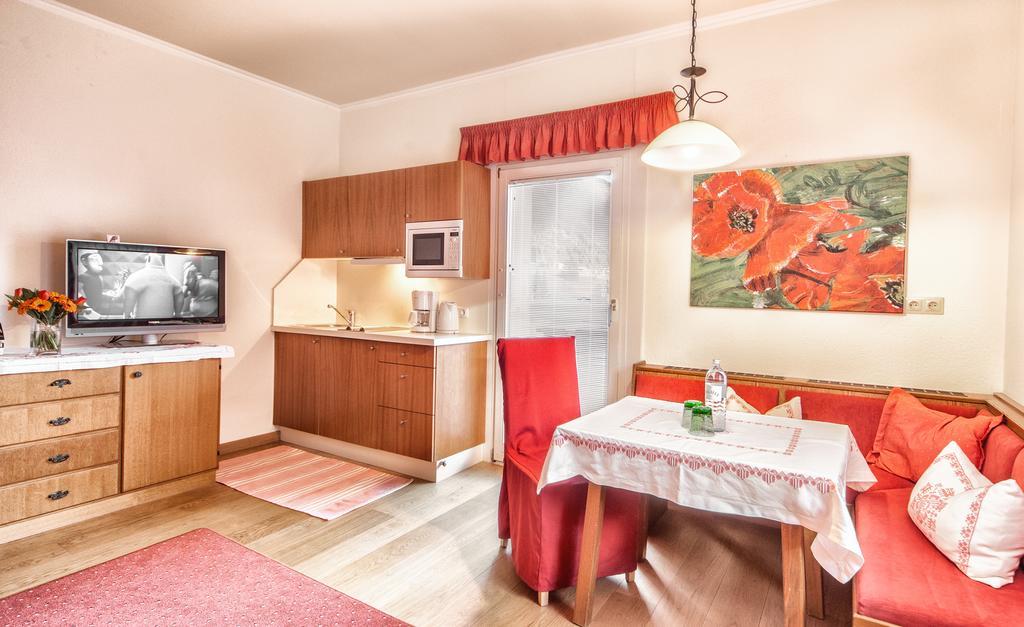 Kraners Alpenhof Bio Bed And Breakfast Pension Weissensee Exterior foto