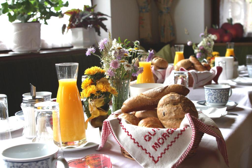 Kraners Alpenhof Bio Bed And Breakfast Pension Weissensee Exterior foto
